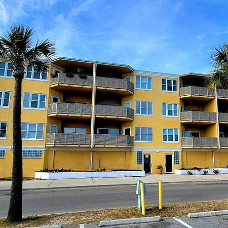 Sandpiper 103 By Tybee Beach Vacation Rentals タイビーアイランド エクステリア 写真